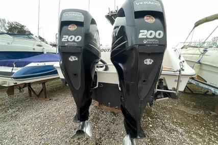 Boston Whaler 240 Outrage