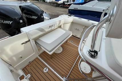 Boston Whaler 240 Outrage