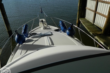 Bayliner 3388 Command Flybridge