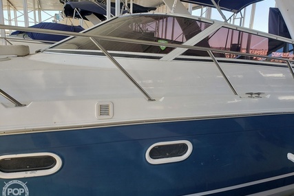 Chris Craft 300 Express Cruiser