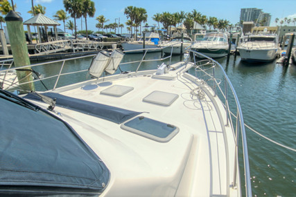 Bayliner 4788 with Thrusters-Motivated Seller