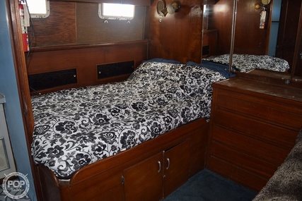 Hatteras 41 Twin Cabin