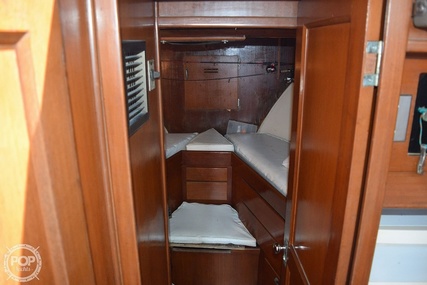 Hatteras 41 Twin Cabin