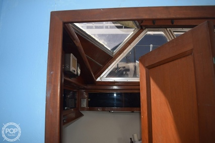 Hatteras 41 Twin Cabin