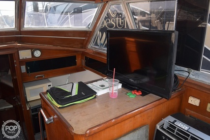 Hatteras 41 Twin Cabin