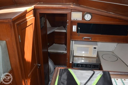 Hatteras 41 Twin Cabin