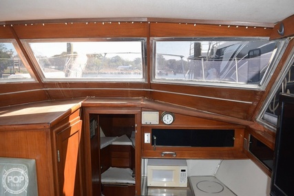 Hatteras 41 Twin Cabin