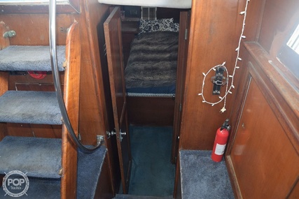 Hatteras 41 Twin Cabin