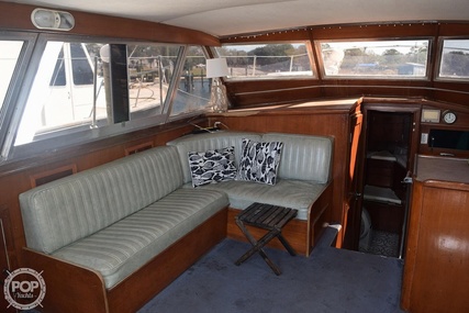 Hatteras 41 Twin Cabin