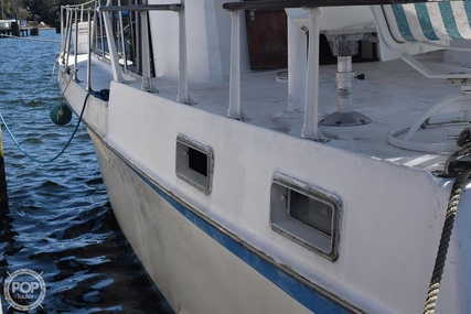 Hatteras 41 Twin Cabin