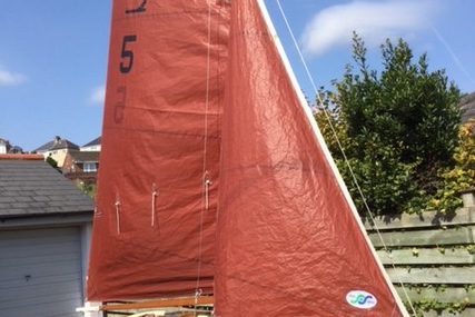 Custom Boats Selway Fisher gaff rigged dinghy