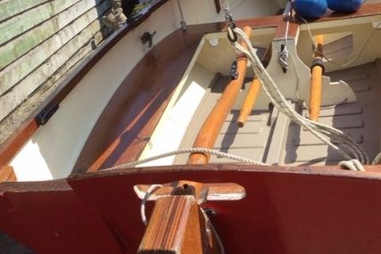 Custom Boats Selway Fisher gaff rigged dinghy