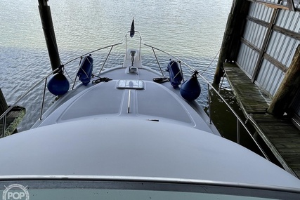 Bayliner 3388 Command Flybridge