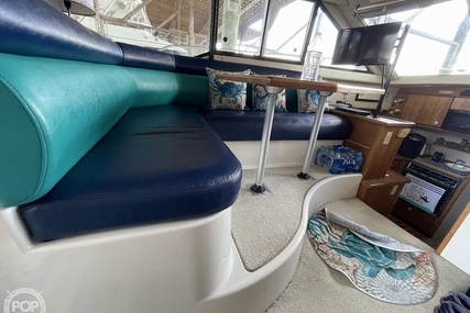 Bayliner 3388 Command Flybridge