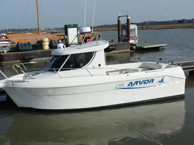 Arvor 25