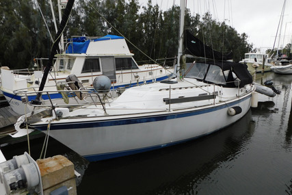 O'day 37 Center Cockpit Sloop