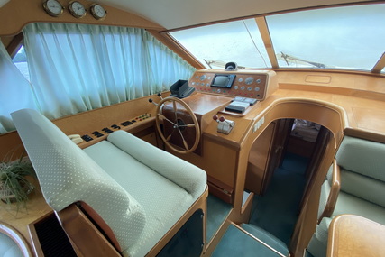 Elegance Yachts 63