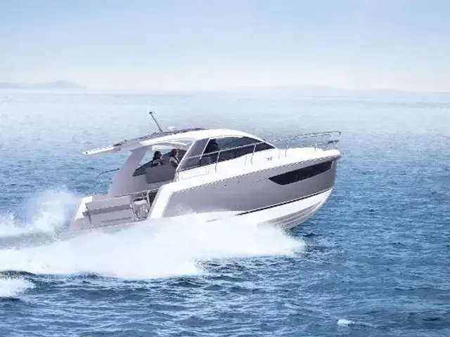 Sealine S335