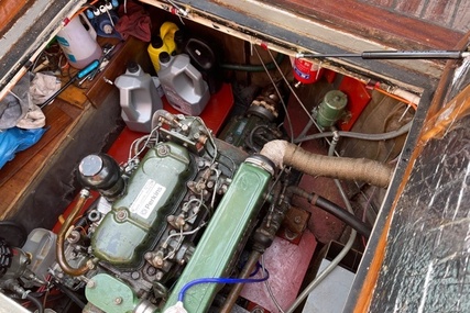 Peter Nicholls Yacht Builders Thames Barge Yacht