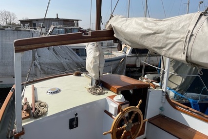 Peter Nicholls Yacht Builders Thames Barge Yacht