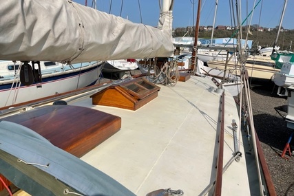 Peter Nicholls Yacht Builders Thames Barge Yacht