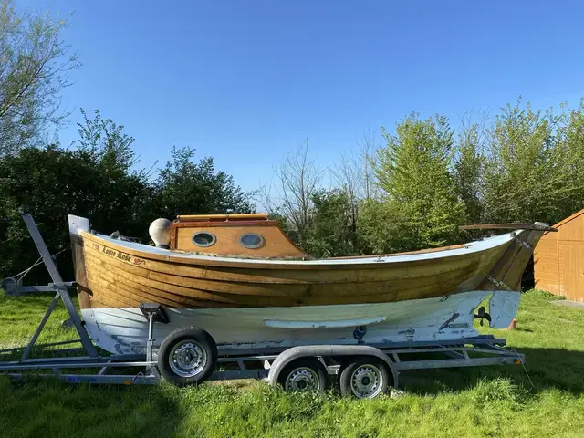 Custom Boats Lug Rigged Day Boat