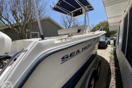 Sea Hunt Triton 220