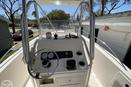 Sea Hunt Triton 220