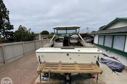 Sea Ray SRV 220 Overnighter