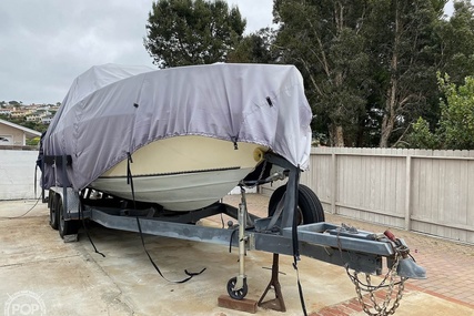 Sea Ray SRV 220 Overnighter