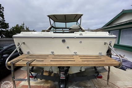 Sea Ray SRV 220 Overnighter