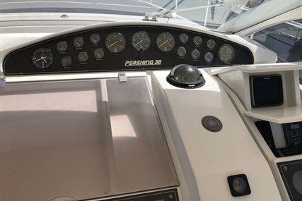 Pershing 38