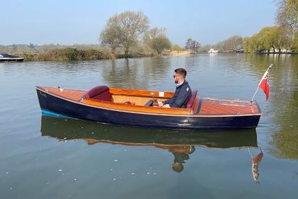 Canadian Electric Boats Quietude 156