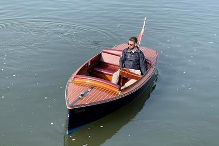 Canadian Electric Boats Quietude 156