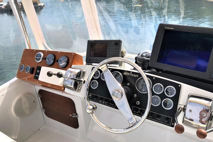 Bertram 28 Flybridge Cruiser