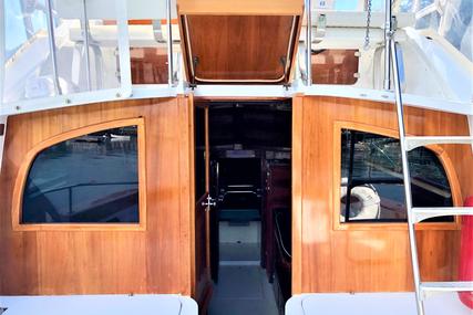 Bertram 28 Flybridge Cruiser