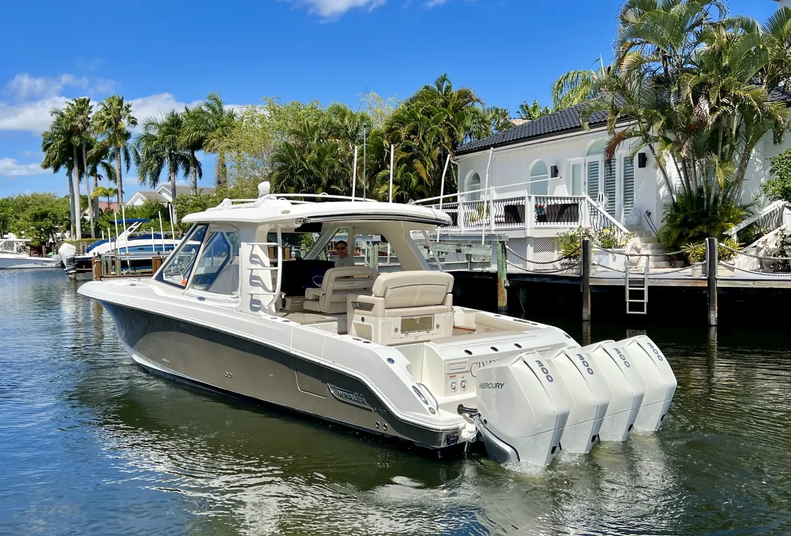 2020 Boston Whaler 380 realm