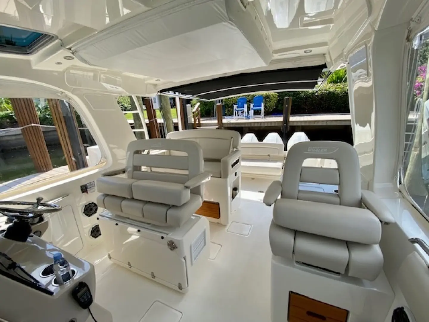 2020 Boston Whaler 380 realm