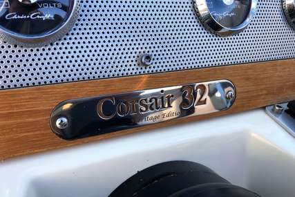 Chris-Craft Corsair 32 Heritage Edition