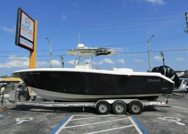 Triton Boats 301 CC