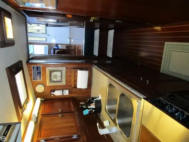 Hatteras 42