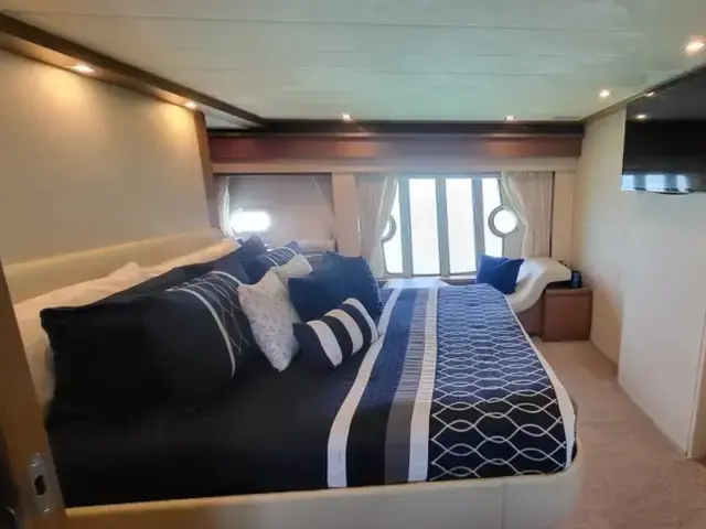 Ferretti Yachts 780