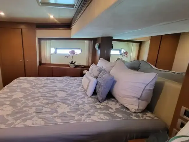 Ferretti Yachts 780