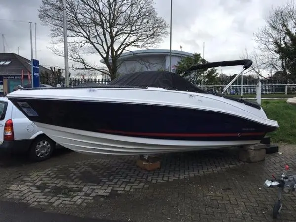 VR5 Bowrider - Bayliner