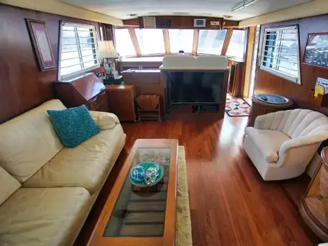 Hatteras 63 Cockpit Motor Yacht