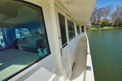 Hatteras 63 Cockpit Motor Yacht