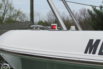 Robalo R225