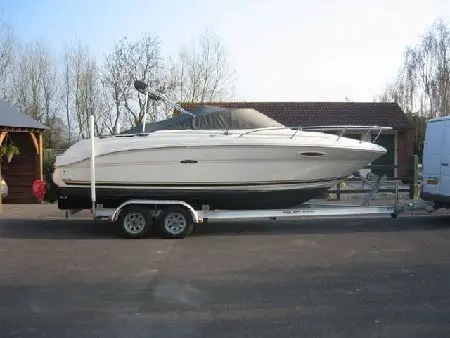 Bayliner 215 Express Cruiser