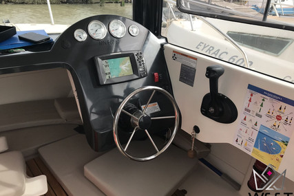 Quicksilver PILOTHOUSE 555