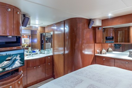 Meridian 580 Pilothouse